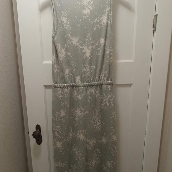 Gilli Gray and Cream Tank Knit Dress - Picture 2 of 5